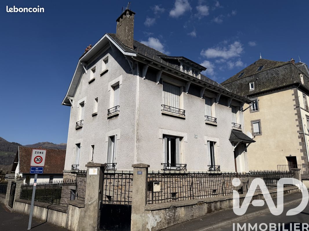 Maison 6 pièces 134 m² · à Vic-sur-Cère · 134 m² · 209 000 €