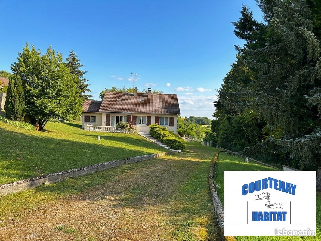 Maison 5 pièces 142 m² · à Charny Orée de Puisaye · 142 m² · 159 000 €