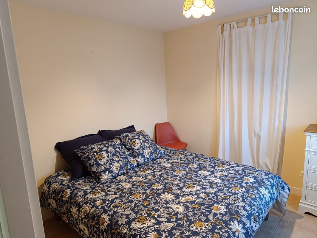 Logement 4 pers. 2 chambres Piscine privée Parc 1,2ha Parking attenant dans la propriété (image 12)