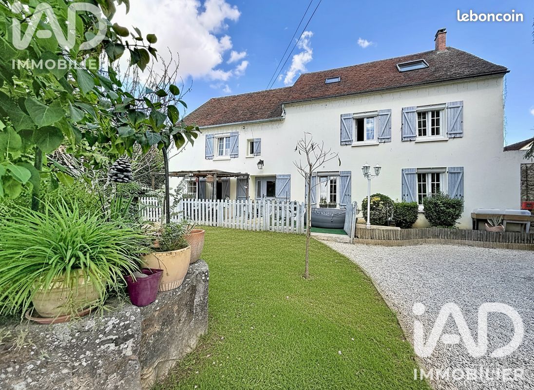 Maison 6 pièces 217 m² · à Mouroux · 217 m² · 429 000 €