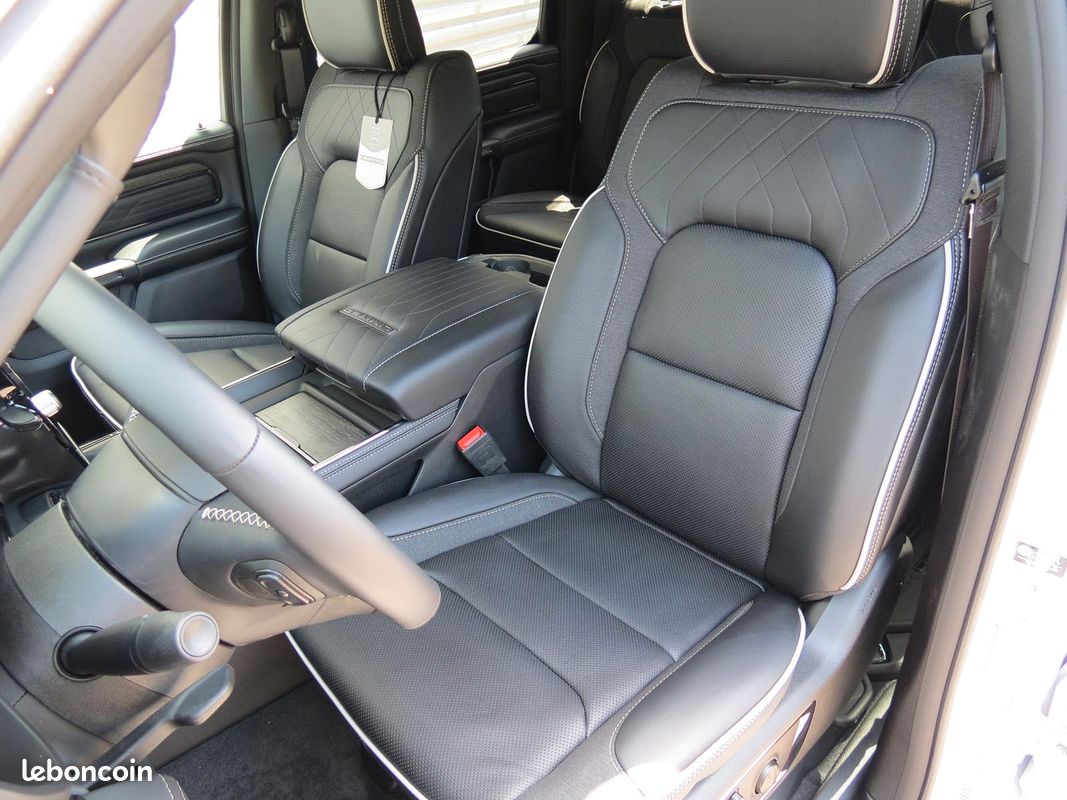 Dodge Ram 1500 Limited Night Edition 4x4 2025 (image 4)