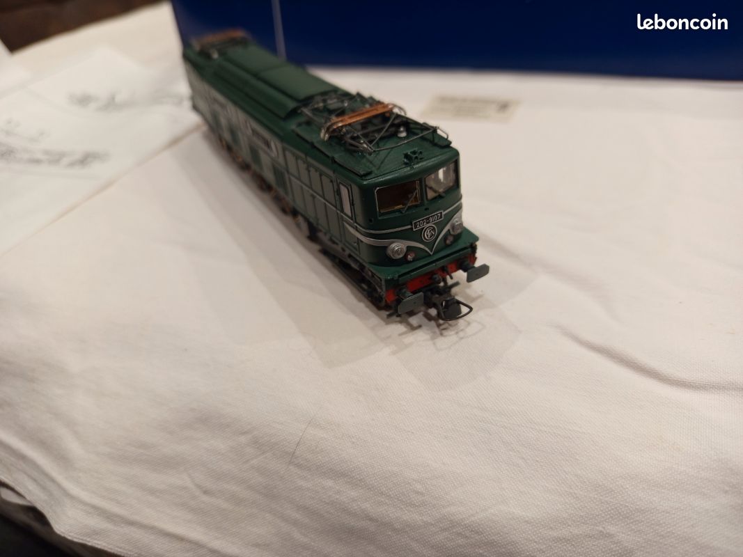 Locomotive électrique CC6574 SNCF ROCO-70618 - UTM Modélisme Ferroviaire