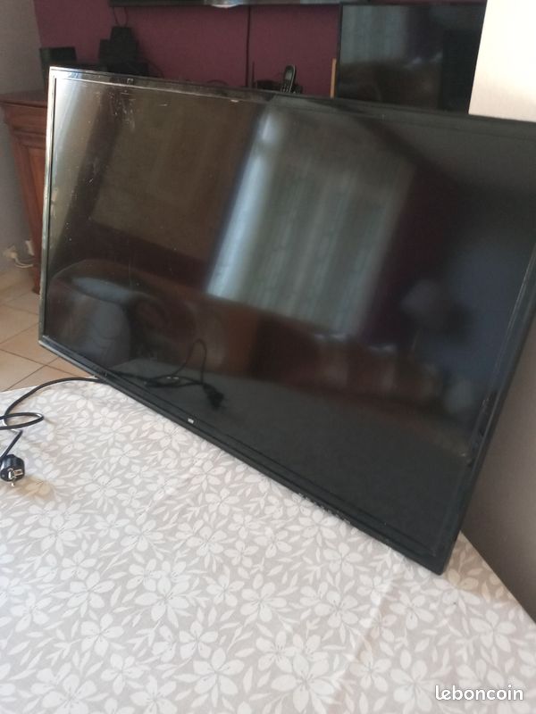 Télé écran plat 40" pour pièces ou à réparer (image 3)