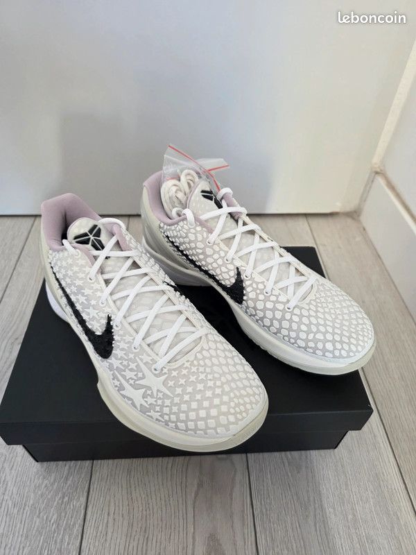 Chaussures-'basket-ball-'basses Kobe-'6 taille 44 Sport Plein air