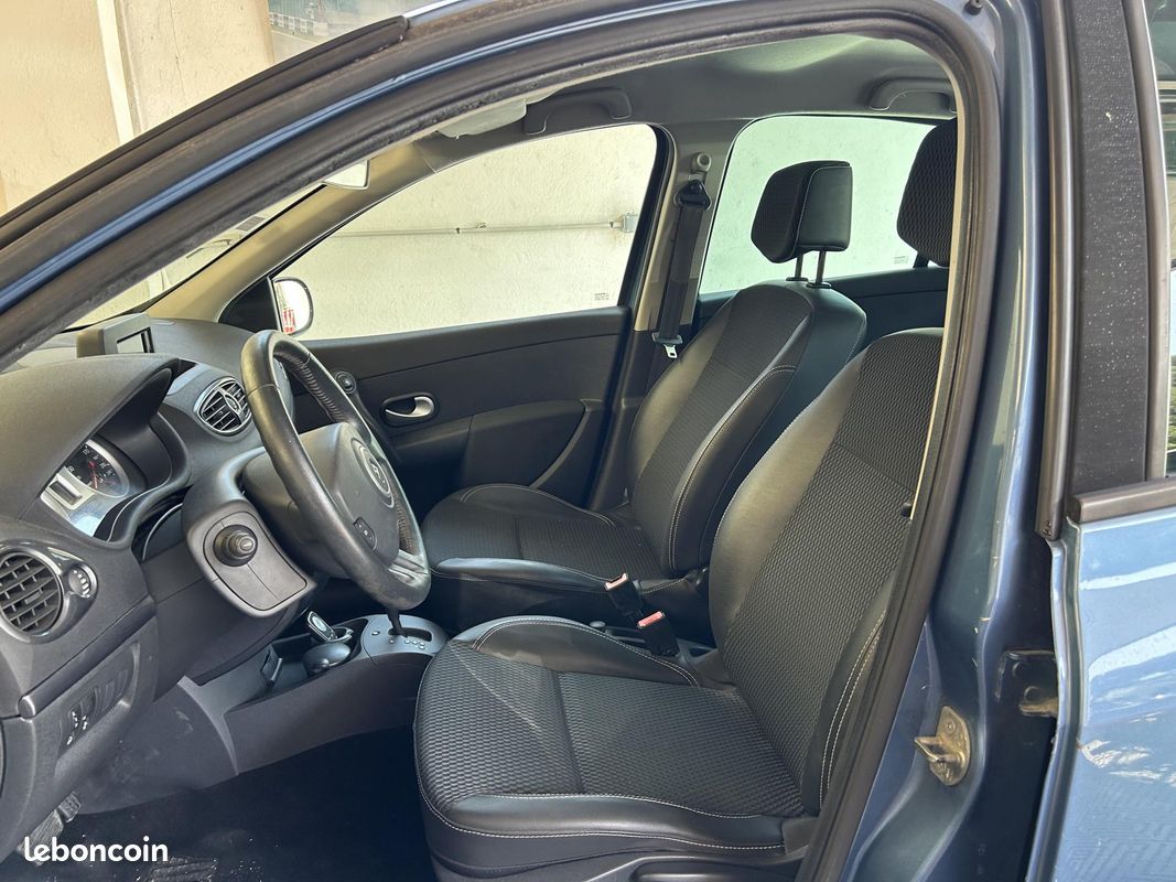 RENAULT CLIO 1.6i 16V - 110 - BVA Euro 5 III BERLINE Exception TomTom PHASE 2 (image 10)
