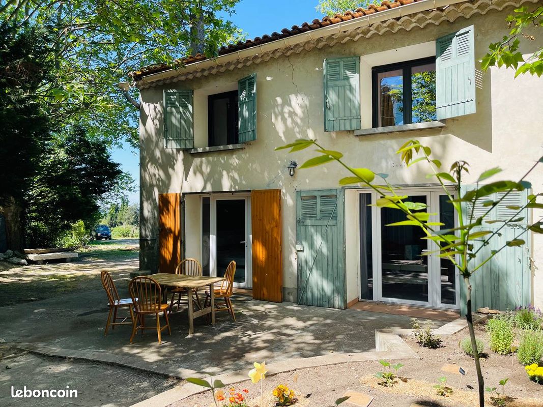 Maison 7 pièces 217 m² · à Eyragues · 217 m² · 596 000 €