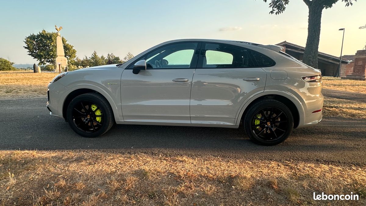 PORSCHE CAYENNE E-HYBRID 3.0 V6 462 ch (image 4)