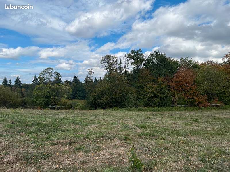 Terrain 2718 m² · à Latronquière · 27 000 €