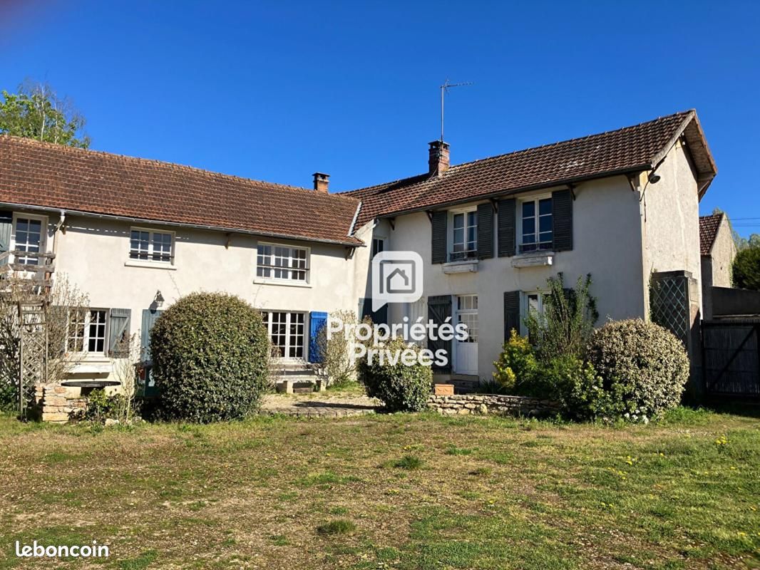 Maison 8 pièces 241 m² · à Saint-Martin-des-Champs · 241 m² · 268 700 €