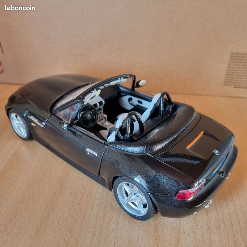 SOLIDO 1/18 - BMW M3 E30 Sport Evo noir 1990 échelle sous pression