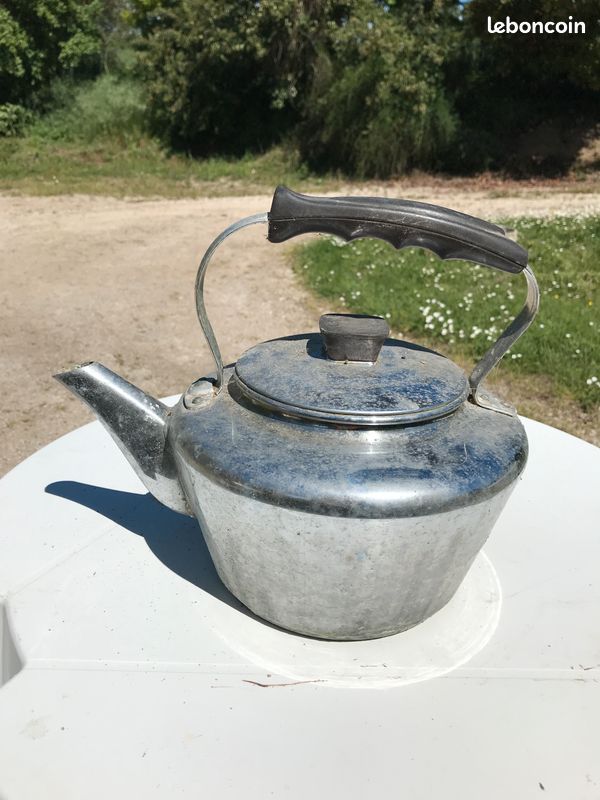 Bouilloire ancienne (image 1)