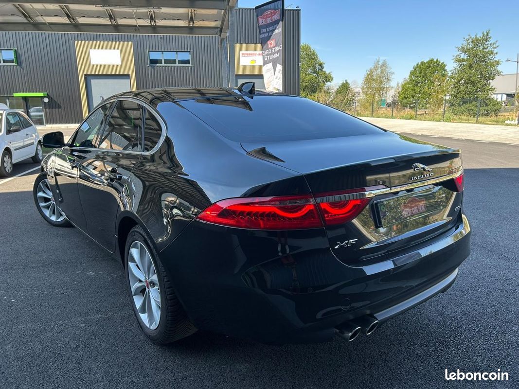 JAGUAR XF 2.0 D - 180 - BVA - Stop/Start 2015 BERLINE Prestige PHASE 1 GARANTIE 6 MOIS (image 6)