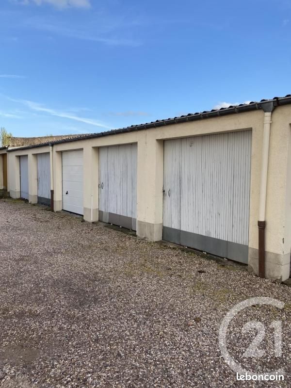 Parking 16 m² · à Saint-Max · 16 m² · 80 €/mois