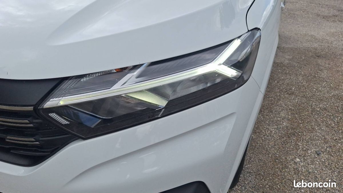Dacia sandero sce 65 22 confort (image 22)