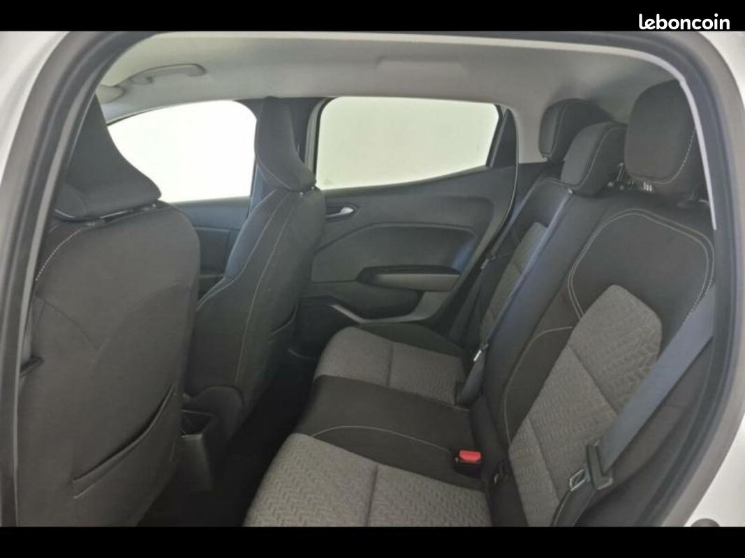 Renault Clio 1.6 E-Tech 145ch full hybrid Evolution (image 7)