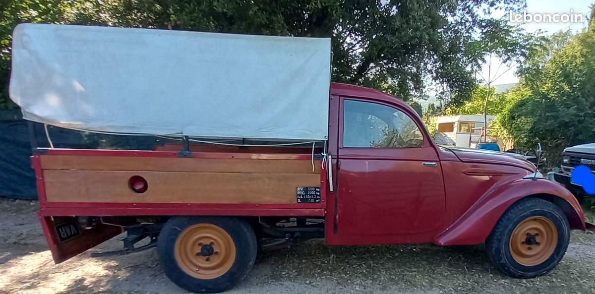 SAI 3388 - Peugeot 202 à plateau bleu marine rétro87 SAI 3388 : SAI