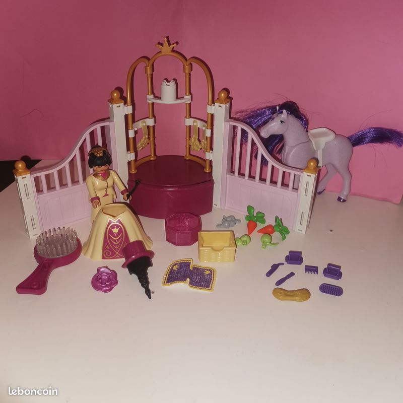 Playmobil Princess 6855 - Ecurie avec cheval à coiffer et princesse (image 1)