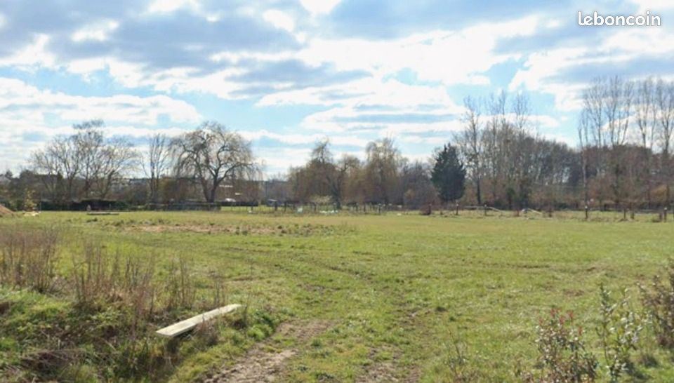 Terrain 850 m² · à Coings · 41 800 €