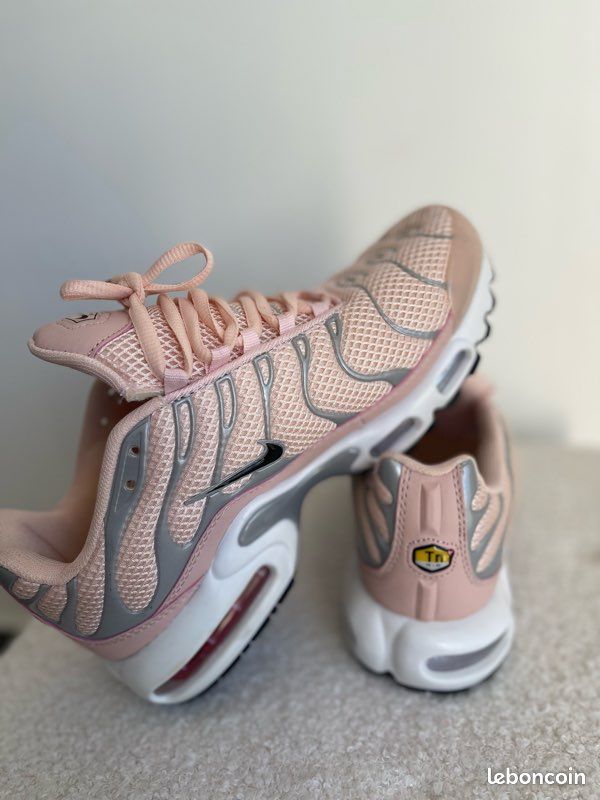 TN NIKE requins roses Chaussures