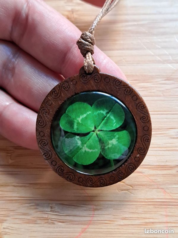 Pendentif Trèfle 🍀 bois verre femme (image 3)