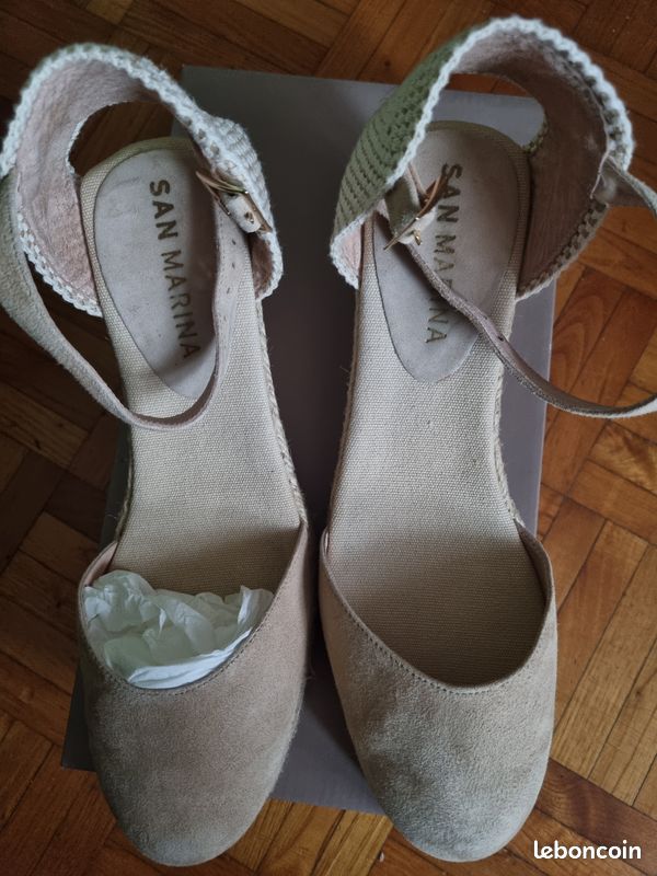 Sandales beige à talon en daim (image 6)