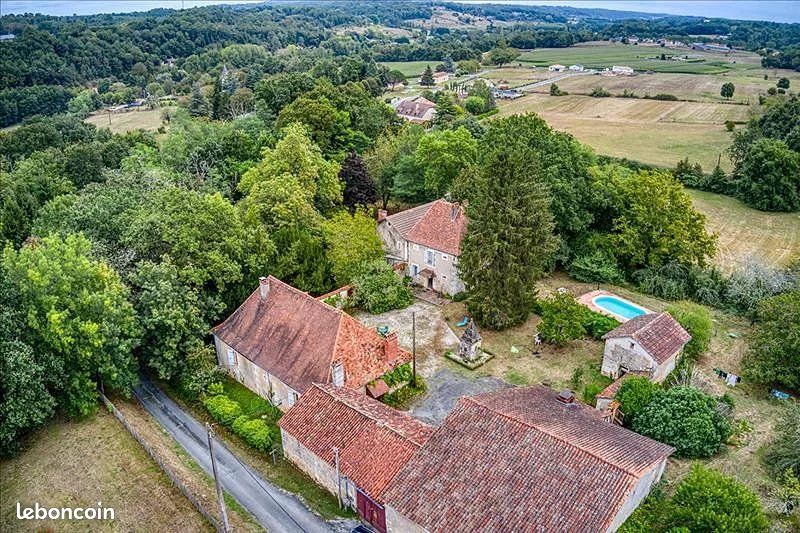 Maison 10 pièces 300 m² · à Issac · 300 m² · 470 640 €