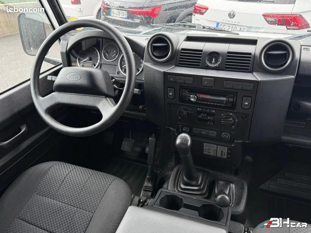 Land Rover Defender Phase 2 Hardtop 2.2 TDCi 122 ch (image 10)