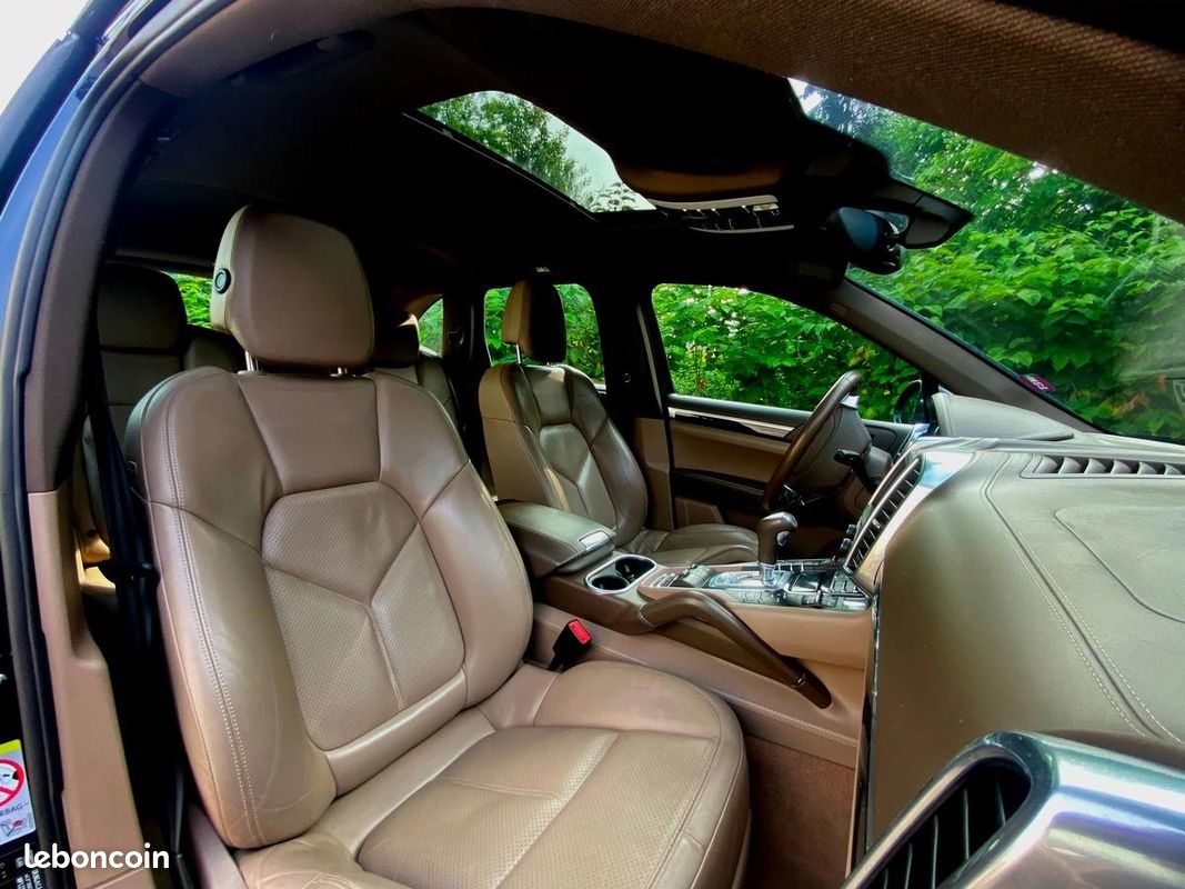 Porsche Cayenne Diesel 3L V6 Belle configuration En bon état (image 8)
