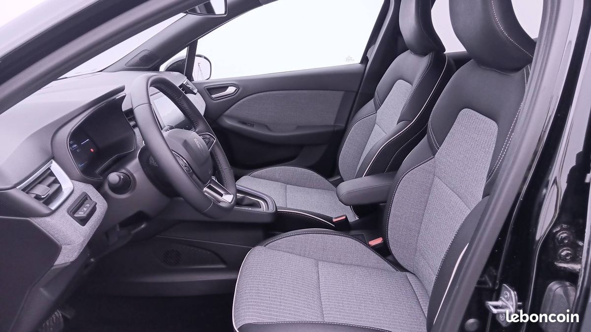 Renault clio e tech full hybrid 145 ch gsr2 techno (image 12)