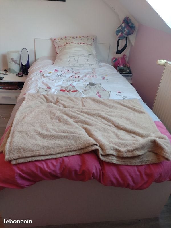 Lit enfant (sommier et matelas inclus), draps possibles (image 1)
