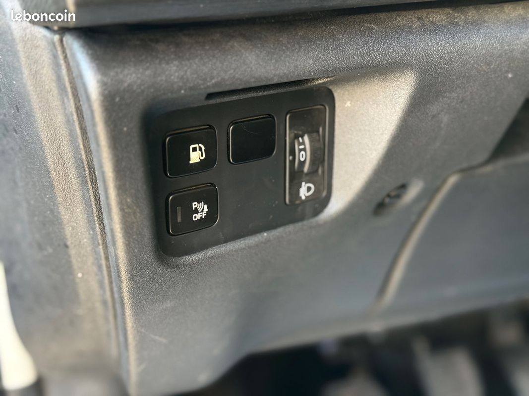 Citroën C4 Picasso 1.6 HDi 110ch Pack Dynamique - Clim - Régulateur - Révisée & Garantie 6 mois (image 27)