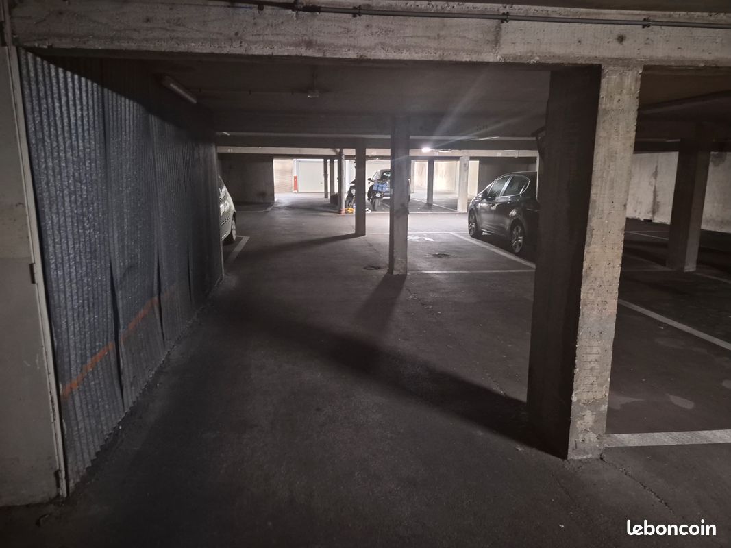 Place de parking sécurisée 119 rue d'Avron Paris 20 (image 5)