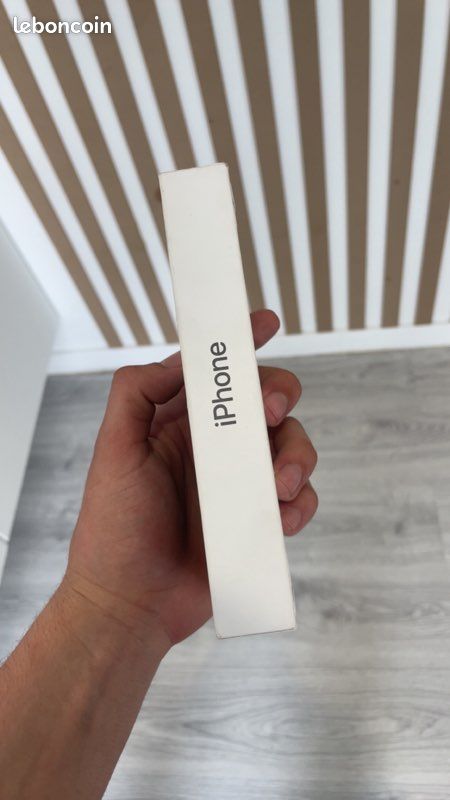 IPhone 16 SE neuf 128GO (image 2)