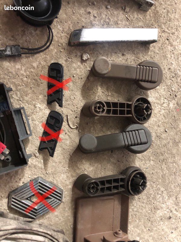Différentes pièces de Renault 25 (image 2)