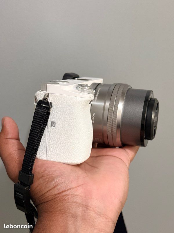 Sony Alpha A6000 + 16-50 mm OSS – Excellent état (image 2)