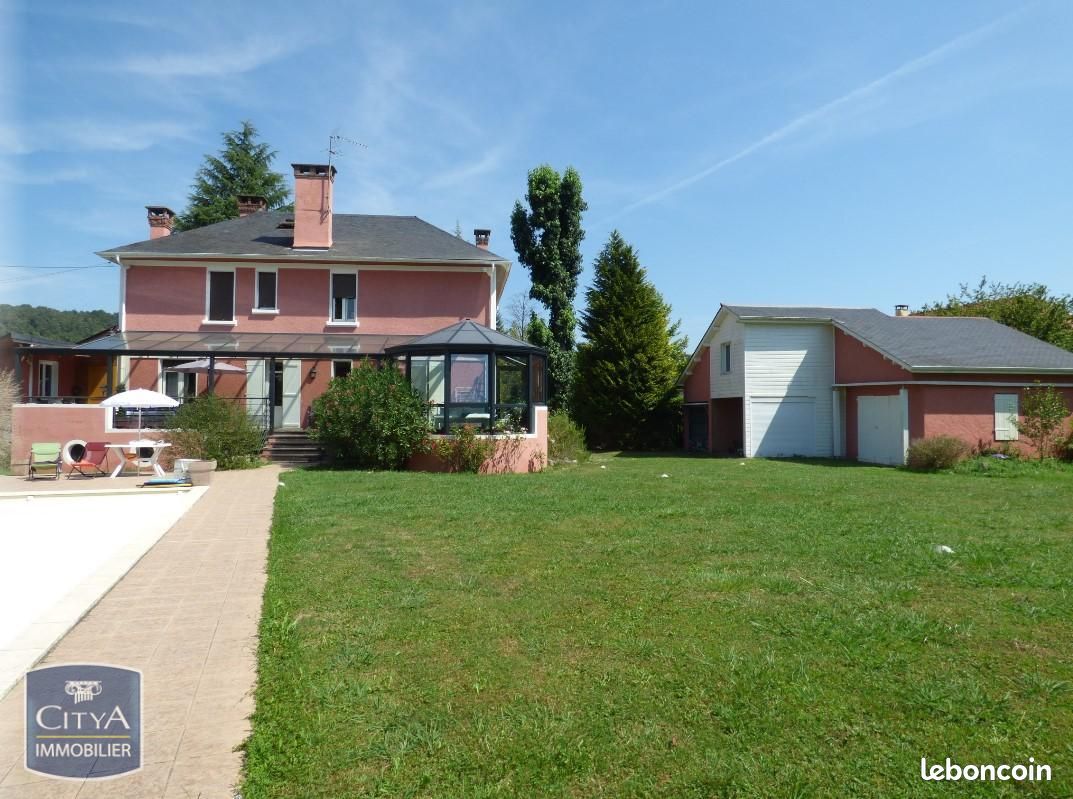 Maison 7 pièces 240 m² · à Gan · 240 m² · 498 000 €