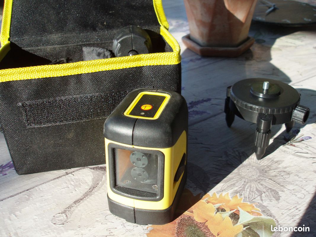 Laser de chantier complet avec accessoires (image 1)