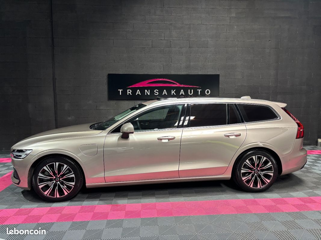 VOLVO V60 T6 AWD Hybride Recharge 253 ch + 145 ch Geartronic 8 Ultimate - SUIVI COMPLET VOLVO / ORIGINE FRANCE (image 3)