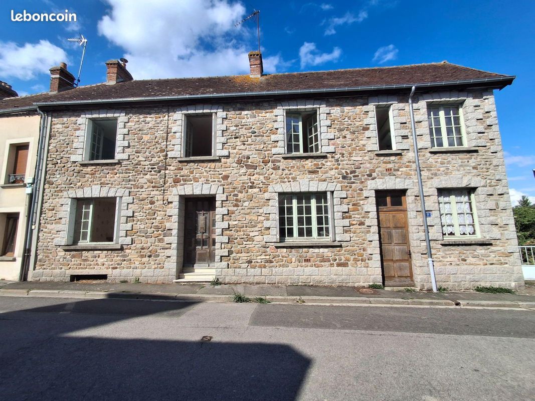 Maison 8 pièces 161 m² · à Boucé · 161 m² · 79 500 €