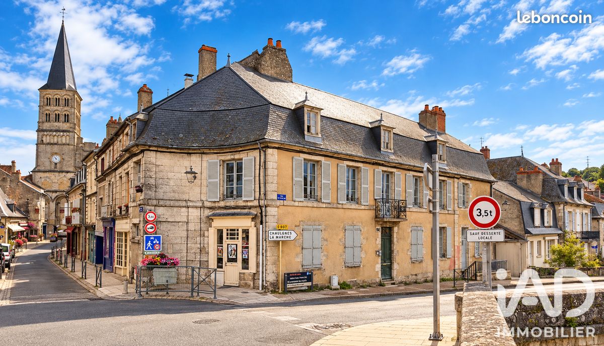 Immeuble 300 m² · à La Charité-sur-Loire · 300 m² · 314 900 €