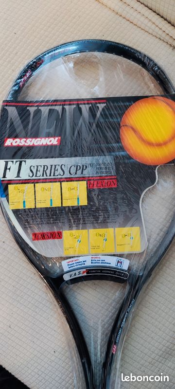 3 raquettes de tennis DUNLOP et ROSSIGNOL avec pochettes + sac de tennis HEAD