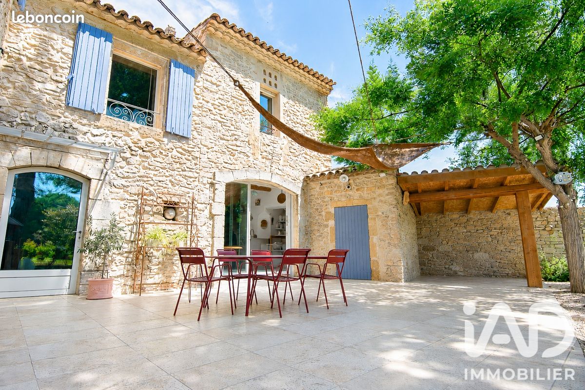 Maison 7 pièces 220 m² · à Lançon-Provence · 220 m² · 990 000 €