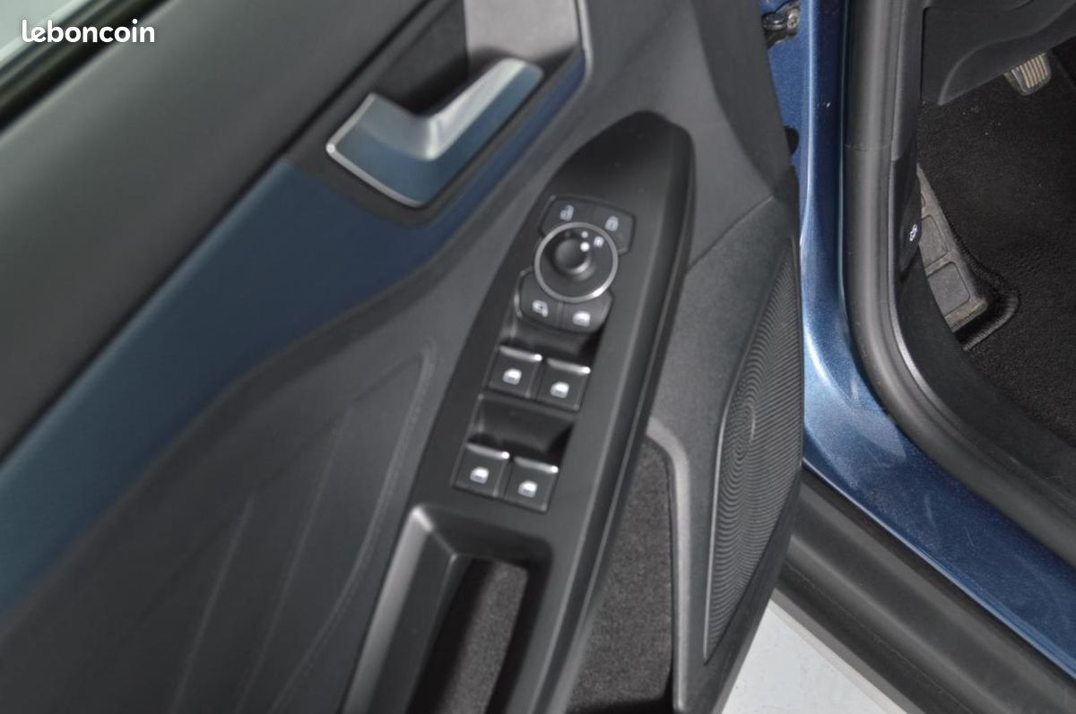 Ford Focus ACTIVE SW 1.0 ECOBOOST 125 S&S (image 12)