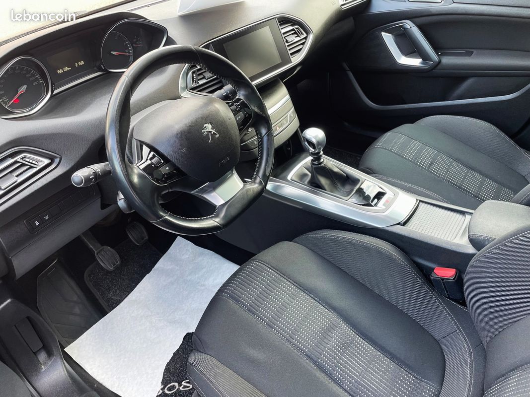 Peugeot 308 II SW 1.6 BlueHDI 120CH Allure Garantie 12 Mois (image 4)