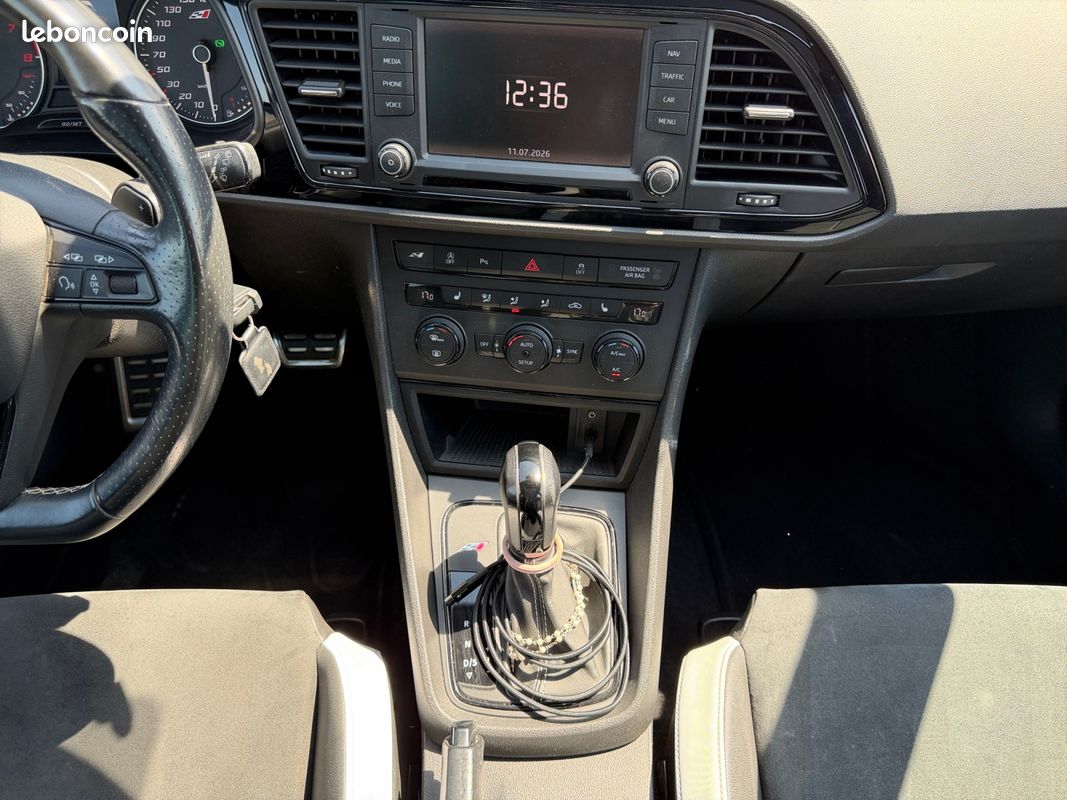 SEAT LEON 2.0 TSI 280 CUPRA CarPlay Toit ouvrant pano Sièges sport chauffants Garantie 12 mois (image 12)