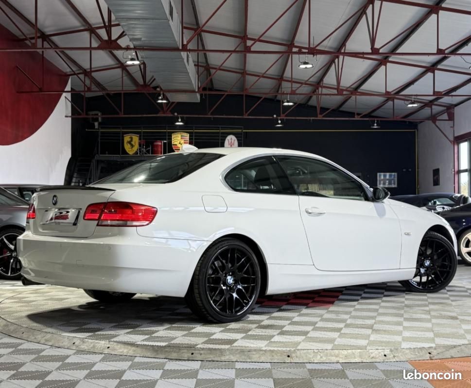BMW Série 3 Coupé 320d 177ch Luxe BVM6 (E92) (image 2)
