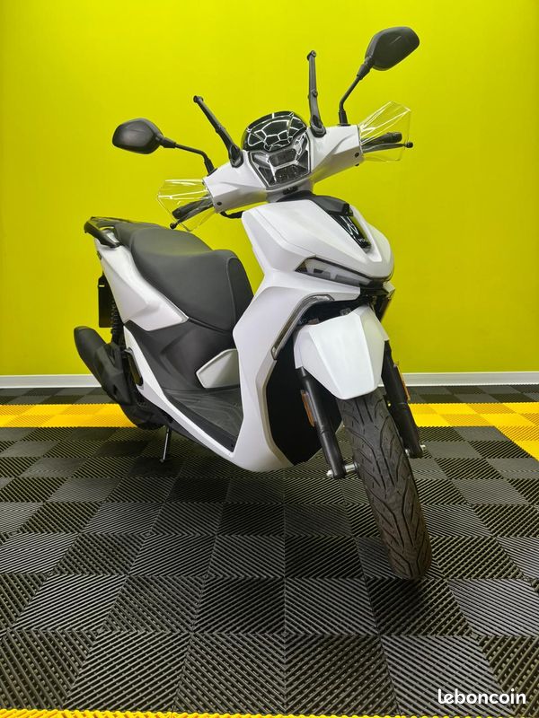 Voge sr16 125 (image 3)