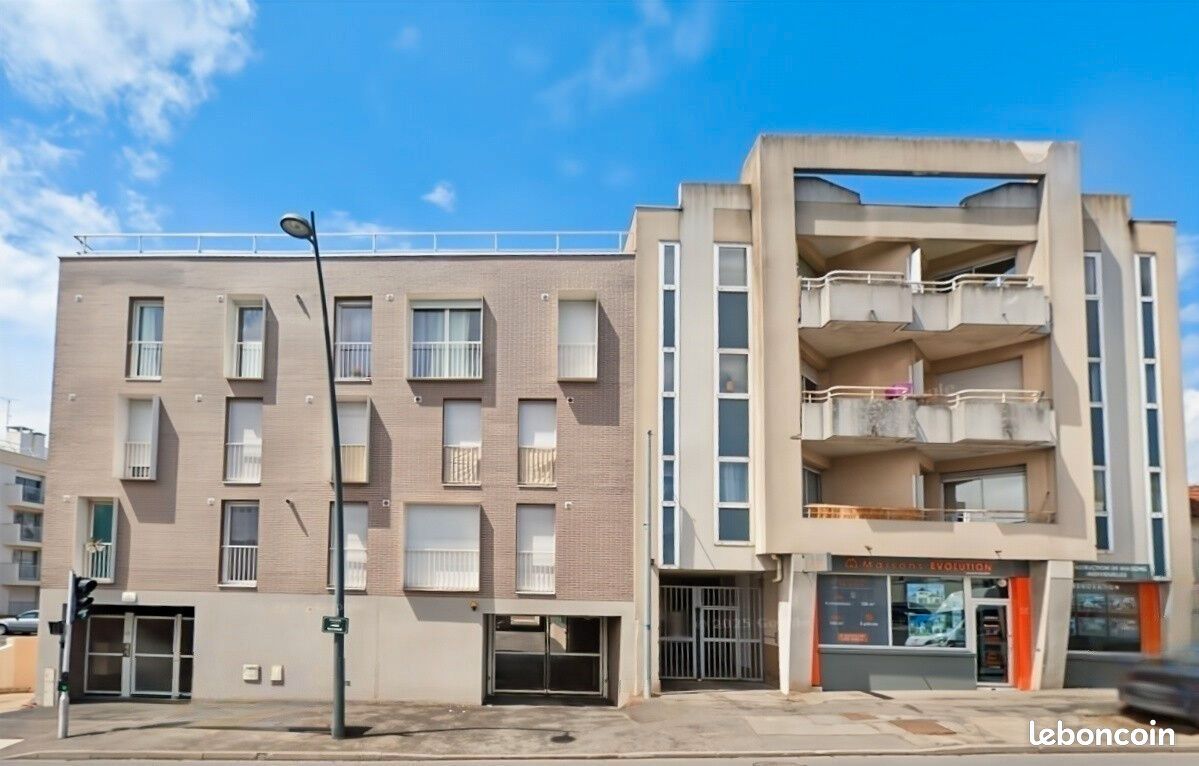 Parking 15 m² · à Savigny-sur-Orge · 15 m² · 112 €/mois