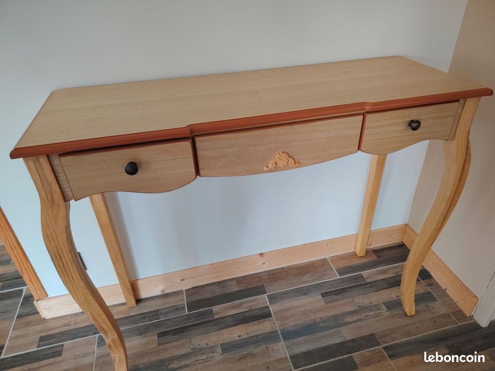 Console (image 2)