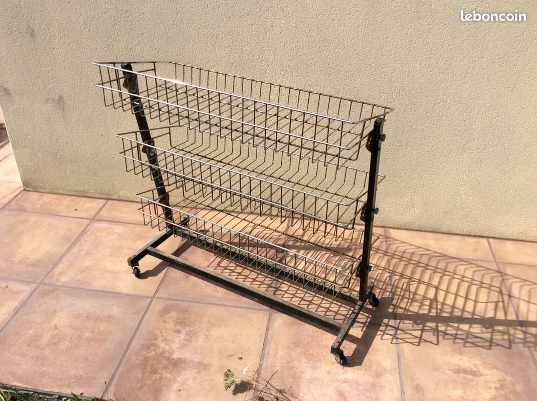 Etagere métallique reglable sur roulettes (image 3)